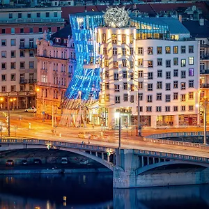 Szálloda Dancing House - Tancici Dum ****